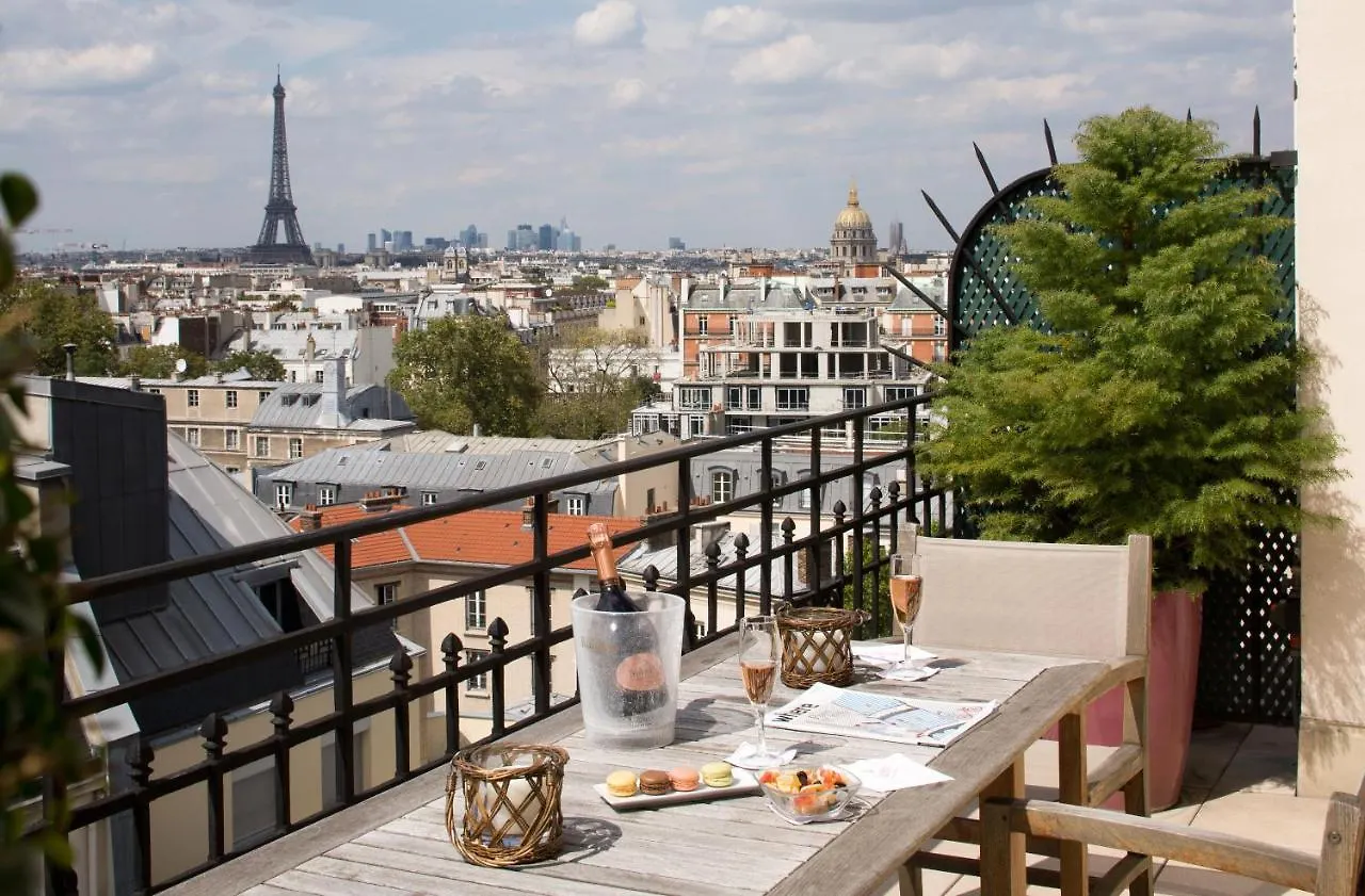 Le Littré 4* París