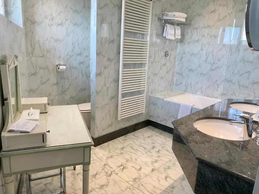 르 리트레 4* 파리