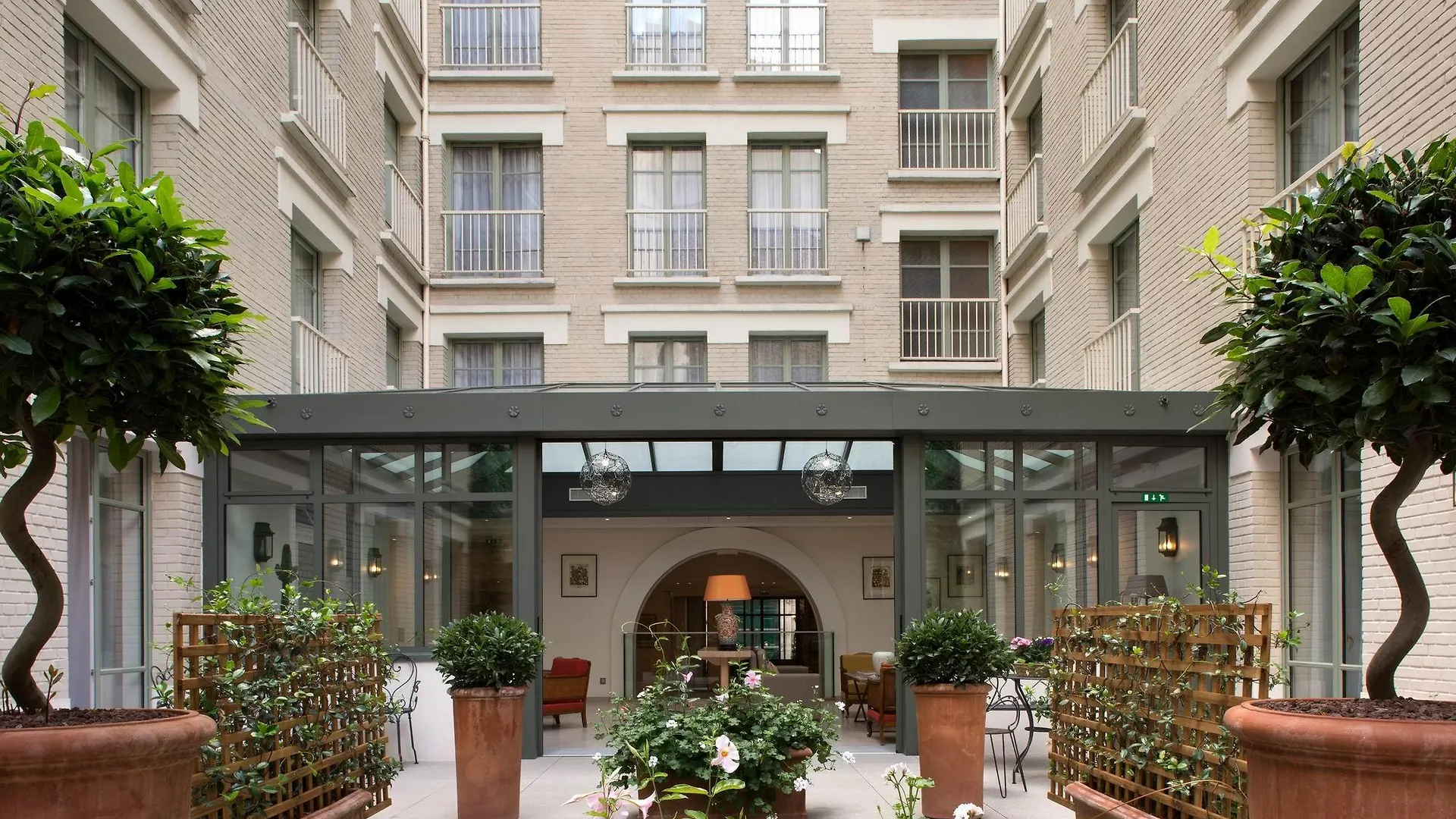 Le Littre 4* Paris