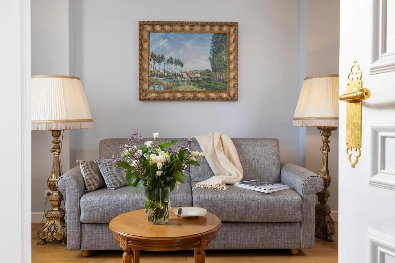 Le Littre Hotel